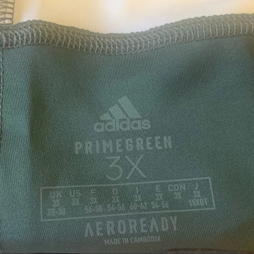 Womens Adidas 7/8 length leggings. Gray/Green Super-soft, stretch Size 3X - Picture 4 of 7
